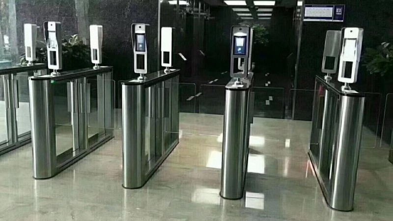 人臉識別、人證合一。   中科易達人臉識別門禁系統|訪客機|考勤機